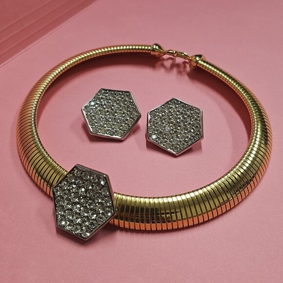 PIERRE CARDIN Rhinestones Choker Gold-Tone Necklace Hexagon Pendant & Earrings - Picture 1 of 10